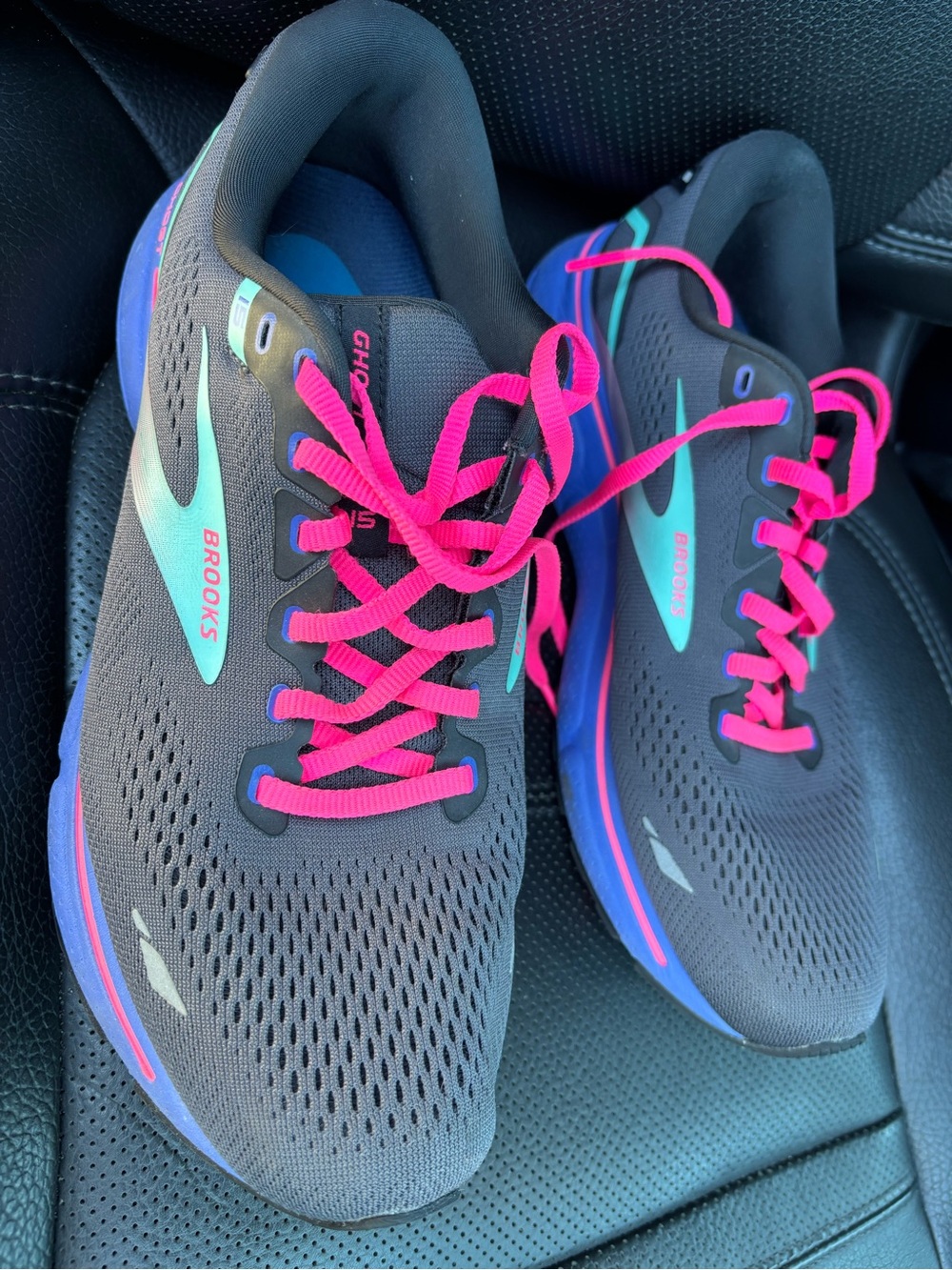Brooks Women’s Gray Athletic Shoes with Pink Laces and Teal Accents